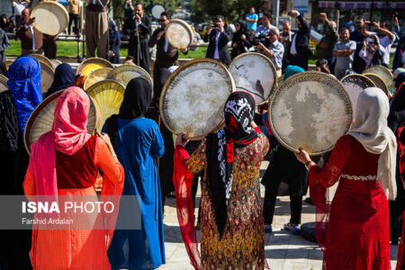 برگزاری نمایشگاه لباس‌ اقوام ایرانی در تونس