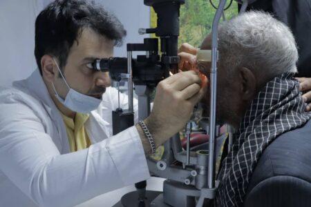 جراحی رایگان چشم ۵۹ بیمار در بخش احمدی حاجی آباد