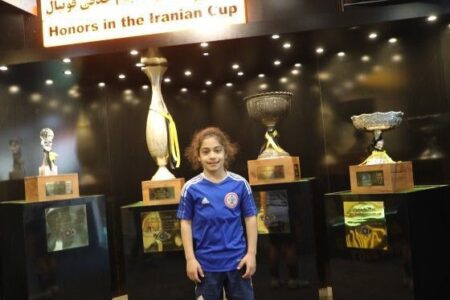 نابغه فوتبال ایران رسما قرارداد بست