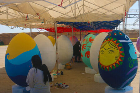 آغاز جشنواره تخم مرغ رنگی در شهر بندرعباس