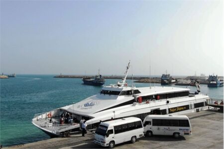تردد بیش از ۲۱ هزار نفر مسافر از بندرلنگه به امارات