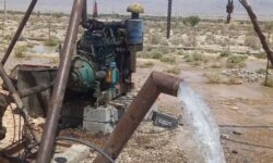 انجام عملیات کف شکنی و افزایش آبدهی چاه های تأمین آب روستاهای سیروئیه و جائین حاجی آباد